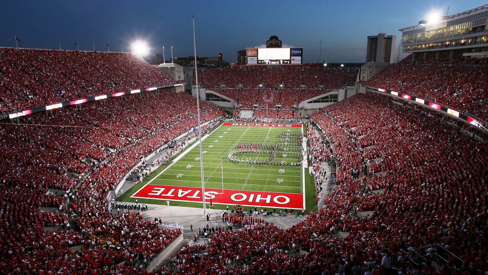 奥运村设施建设保障运动员生活，运动员居住的奥运村中将使用800多万个